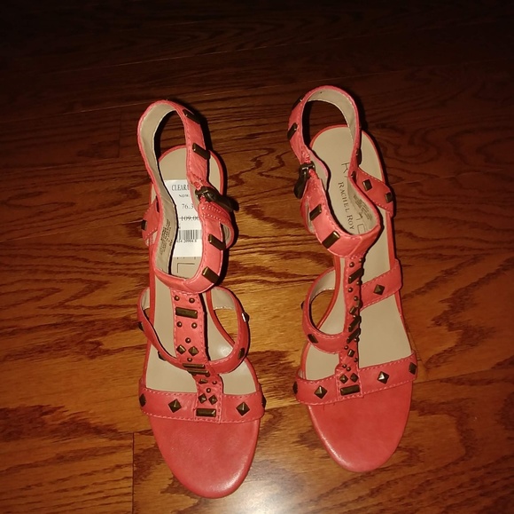 RACHEL Rachel Roy Shoes - Pre-Owned Sandals RACHEL Rachel Roy Shoes - Pre-Owned Sandals